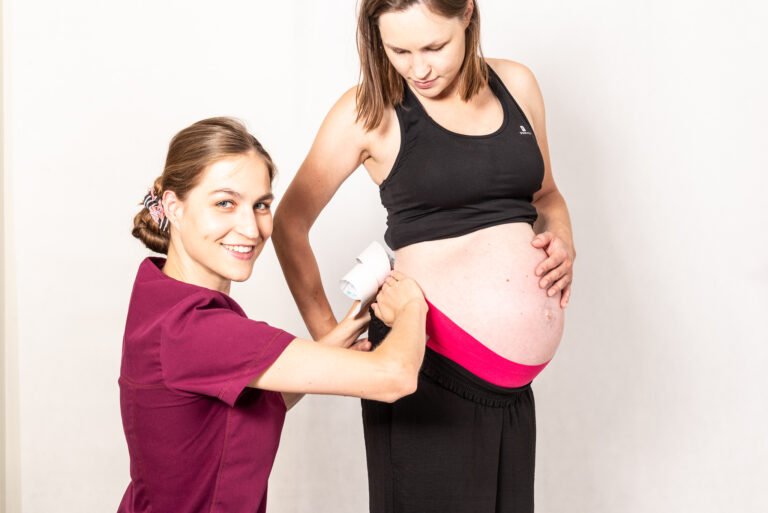 Kinesiotaping, plastrowanie brzucha w ciąży